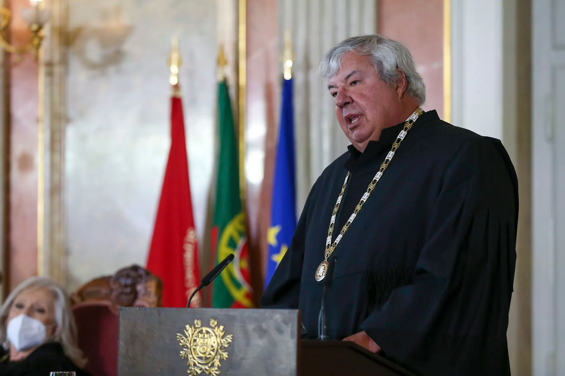 Bastonário dos advogados diz que Ministério Público deve dar explicações sobre absolvições de políticos