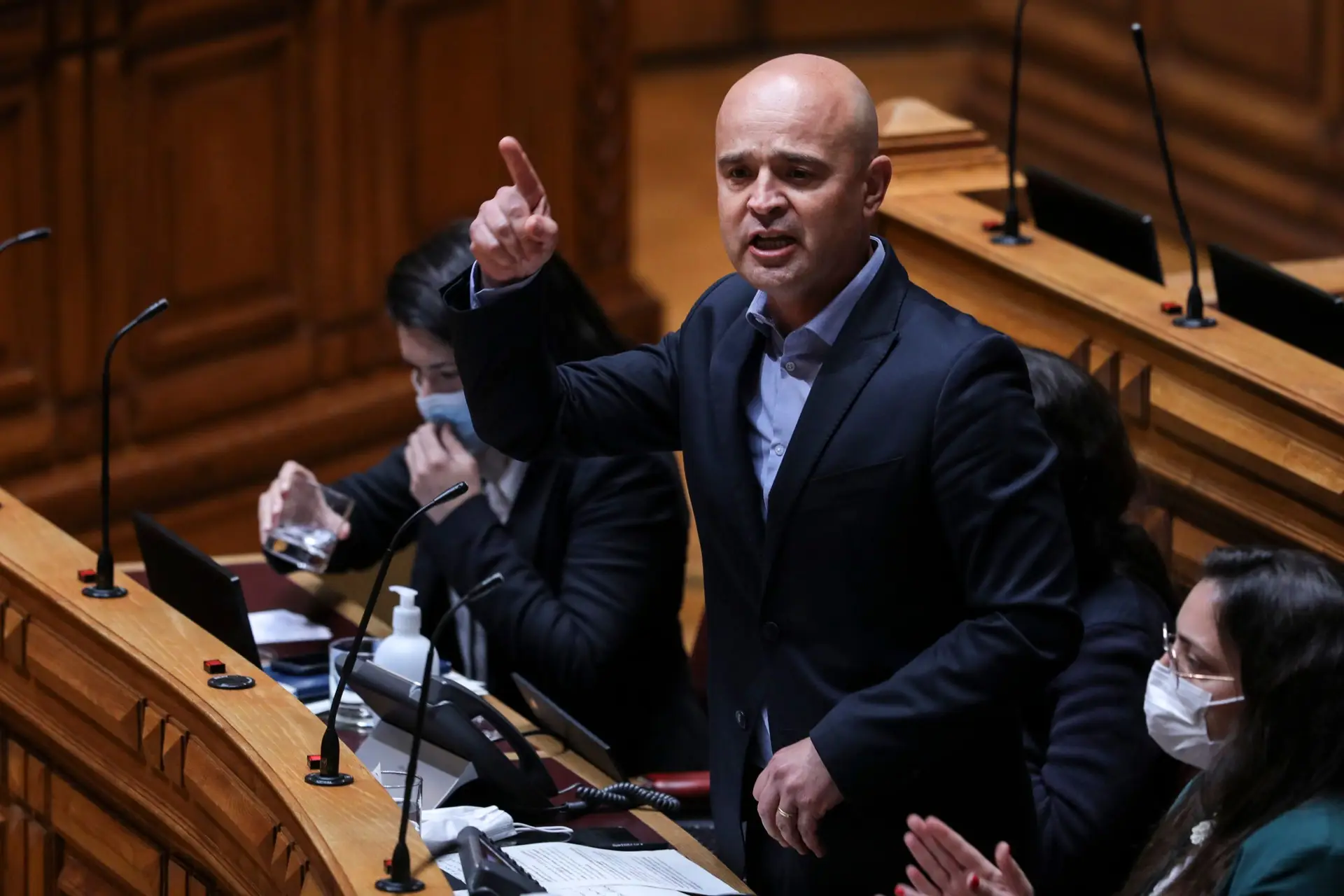 Iniciativa Liberal abandonou hemiciclo do Parlamento durante intervenção do PCP