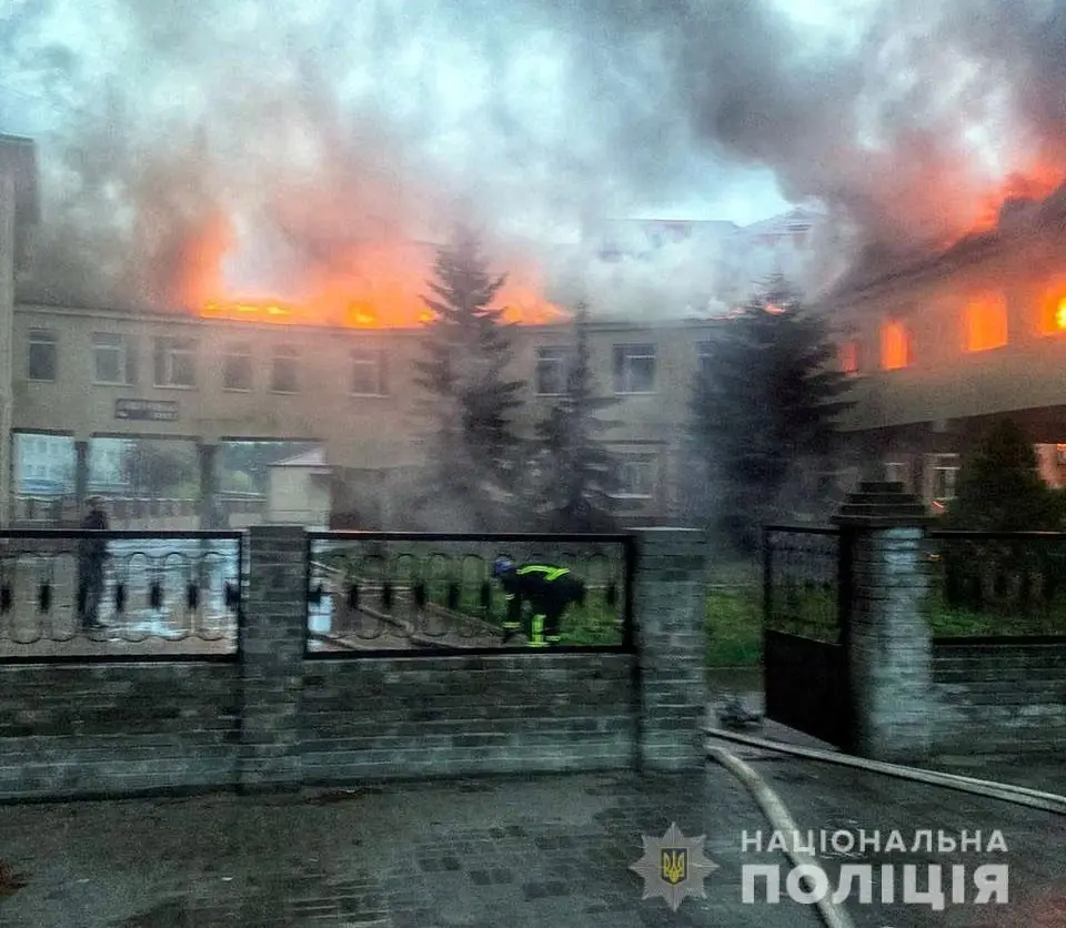 Guerra na Ucrânia: hospital de Donetsk atingido por ataque russo 