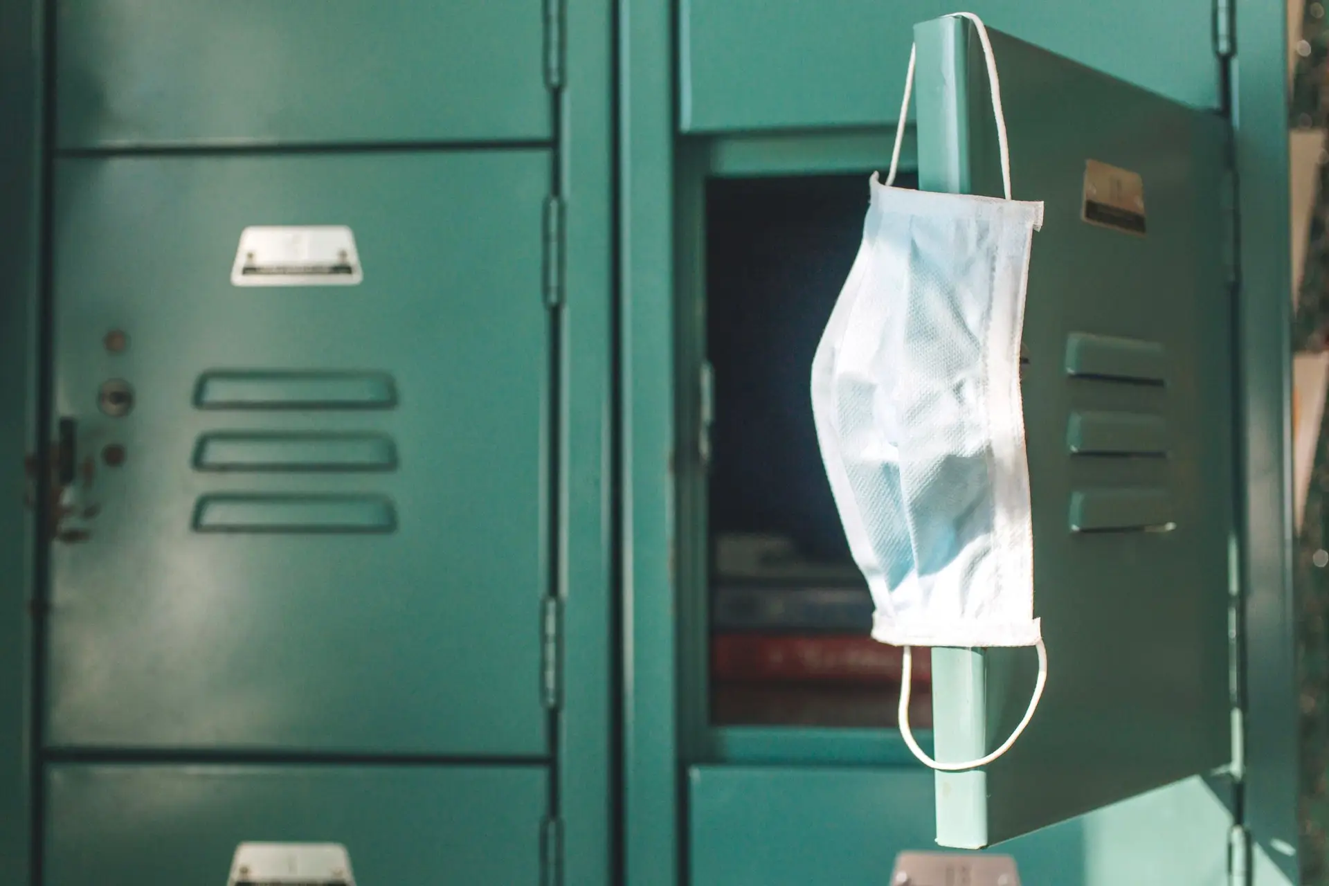 Fim de máscaras nas escolas: alunos e professores satisfeitos com a decisão
