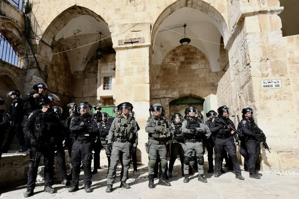 Confrontos entre israelitas e palestinianos fazem pelo menos 27 feridos em Jerusalém