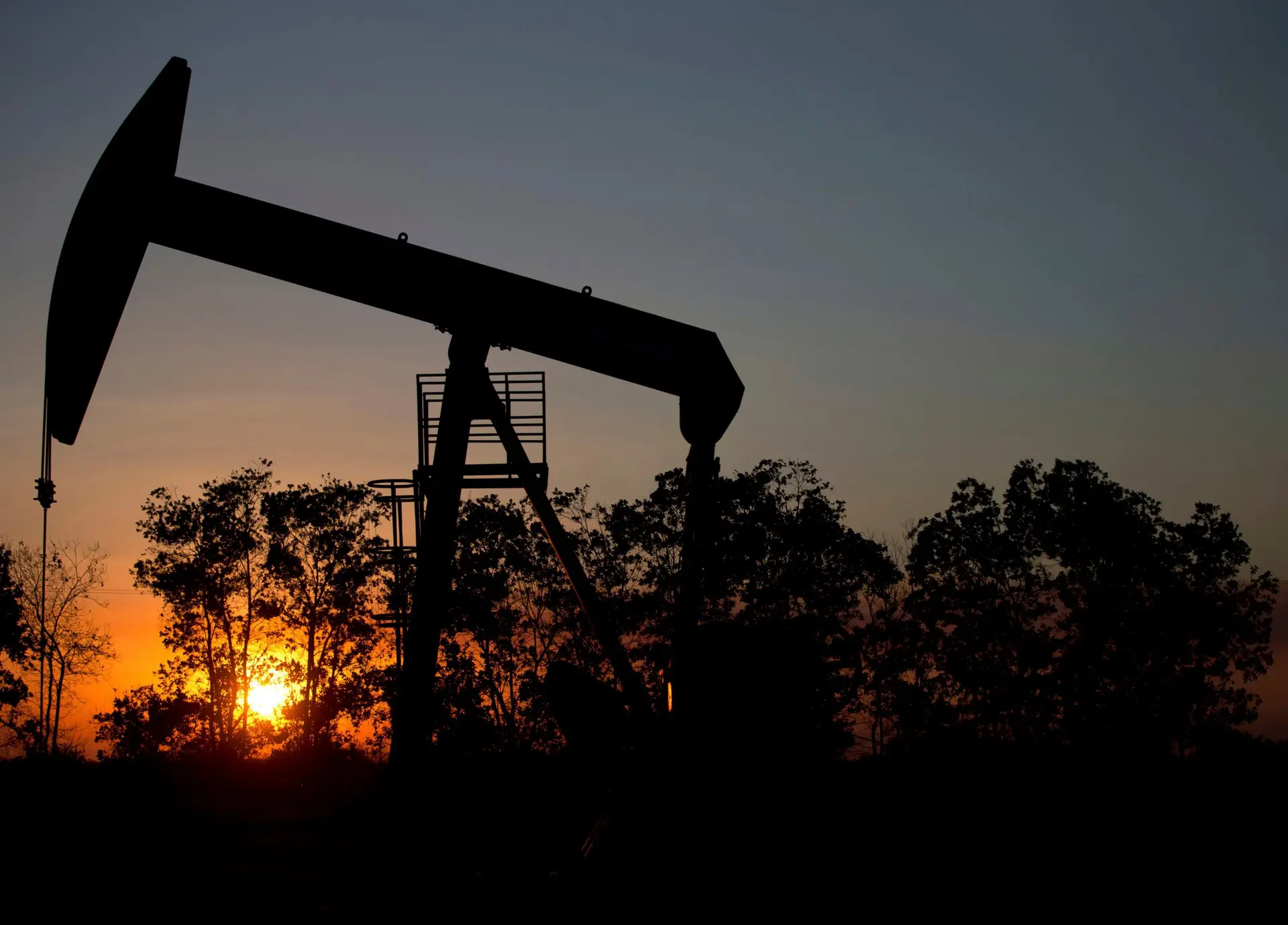 Ucrânia: Comissão Europeia admite sanções às importações de petróleo russo