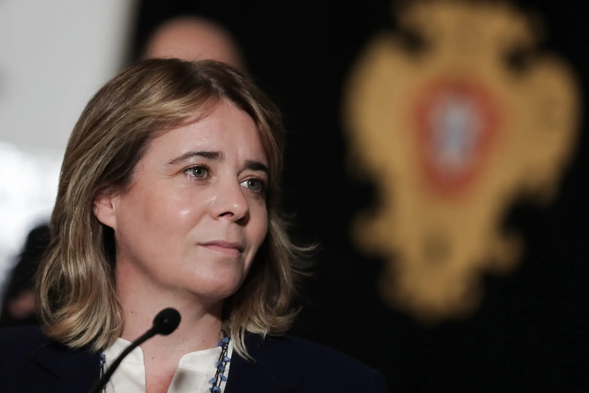 Catarina Martins acusa o Governo português de timidez e exige o fim dos vistos gold