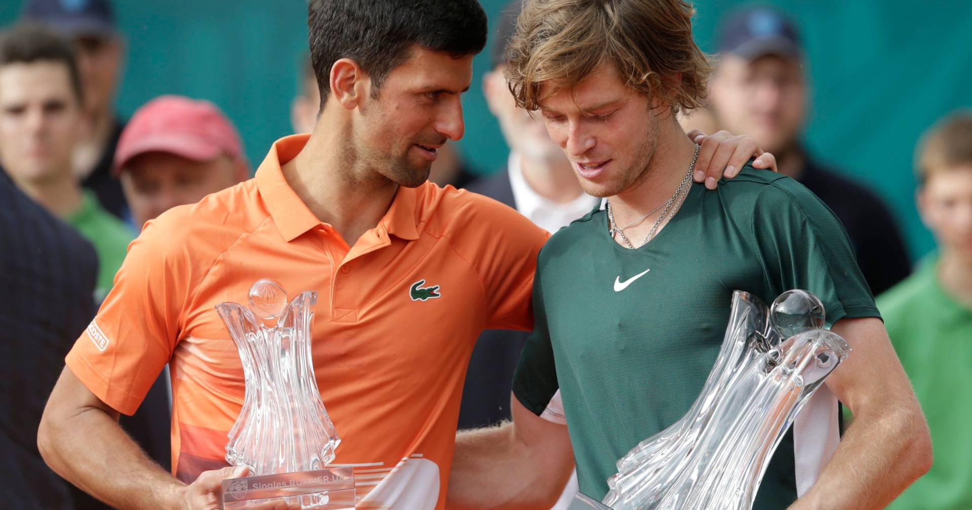 Novak Djokovic vence Andrey Rublev em batalha de 3h01min e avança