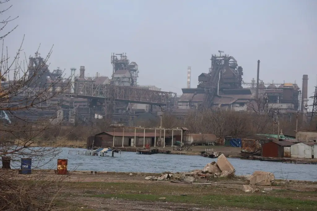 Ucrânia propõe à Rússia conversações junto ao complexo metalúrgico Azovstal em Mariupol
