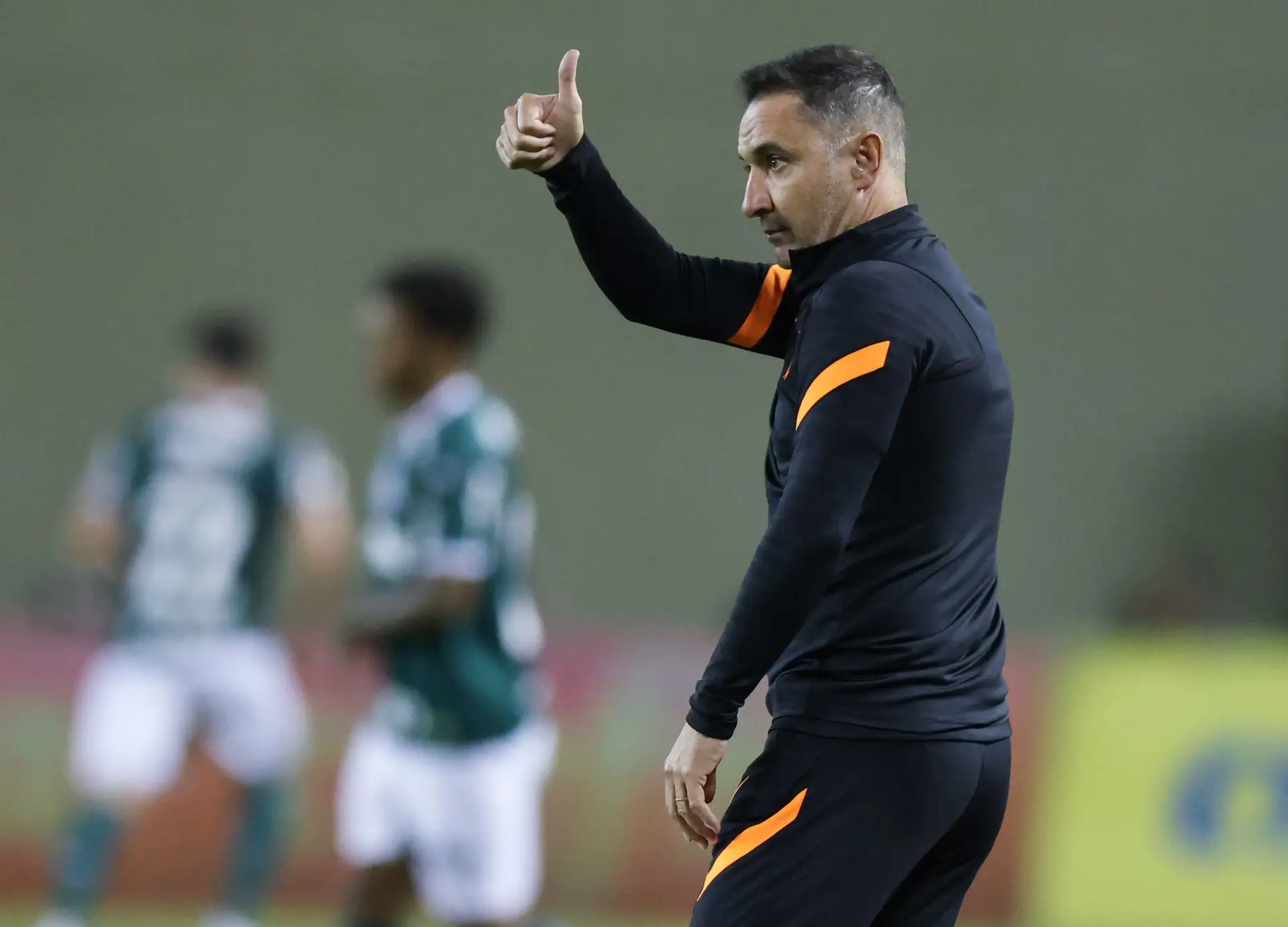 Vítor Pereira testa positivo e deve falhar Taça dos Libertadores