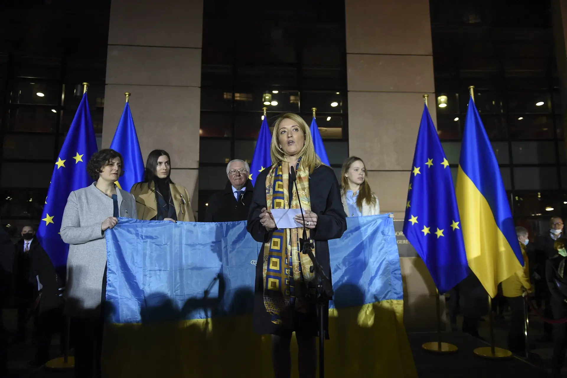 Pior erro da UE seria não abrir a porta aos ucranianos após pedido de adesão, diz presidente do Parlamento Europeu