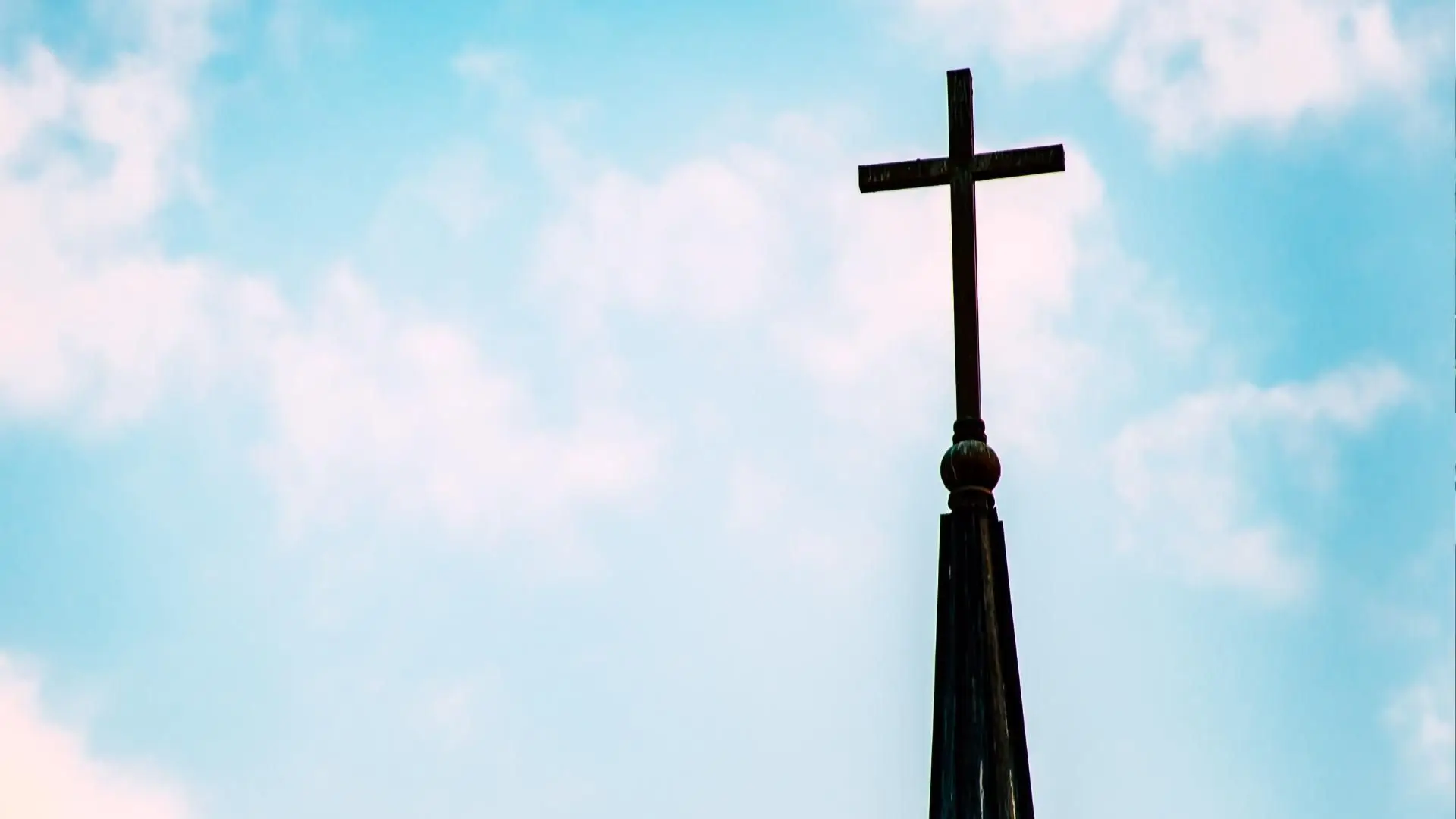 Abusos sexuais na Igreja: MP ainda não decidiu se vai abrir investigação às denúncias anónimas