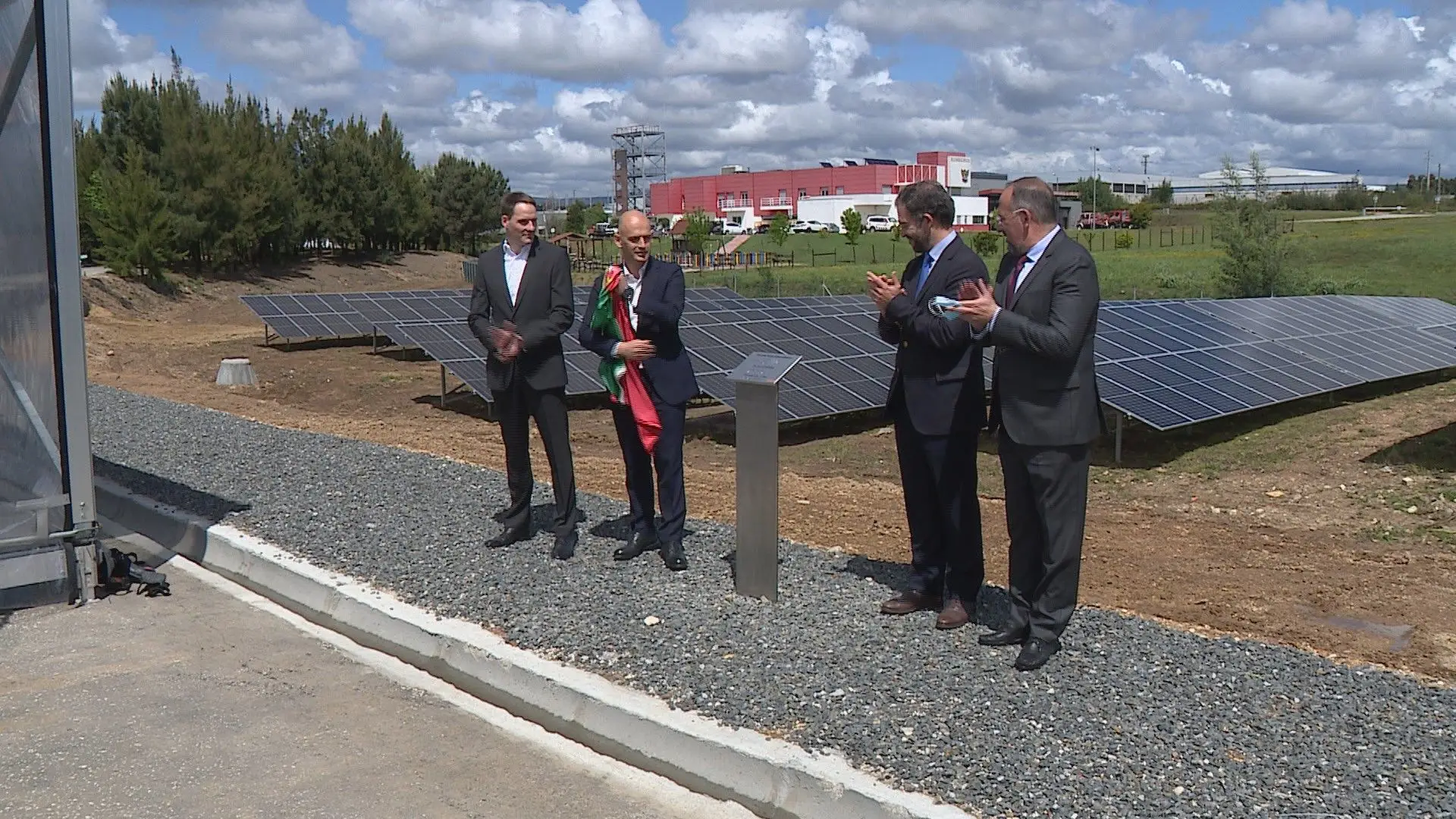 Ministro do Ambiente inaugura parque fotovoltaico em multinacional de Albergaria-a-Velha