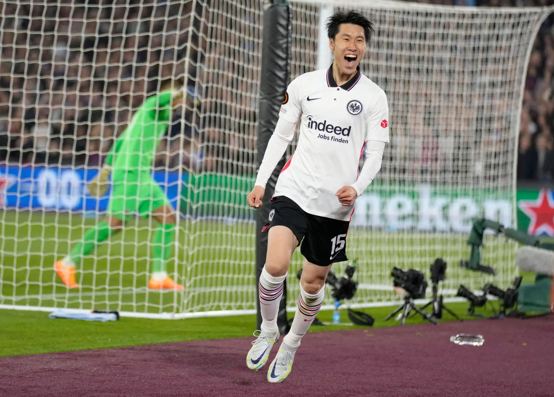 Liga Europa: Eintracht Frankfurt vence o West Ham em Londres