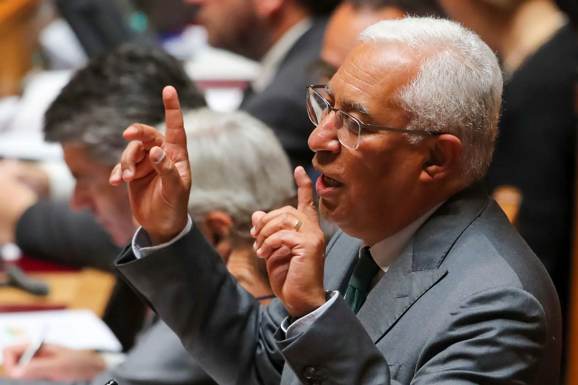 OE 2022: Costa diz que descida do ISP vai reduzir 20 cêntimos por litro nos combustíveis