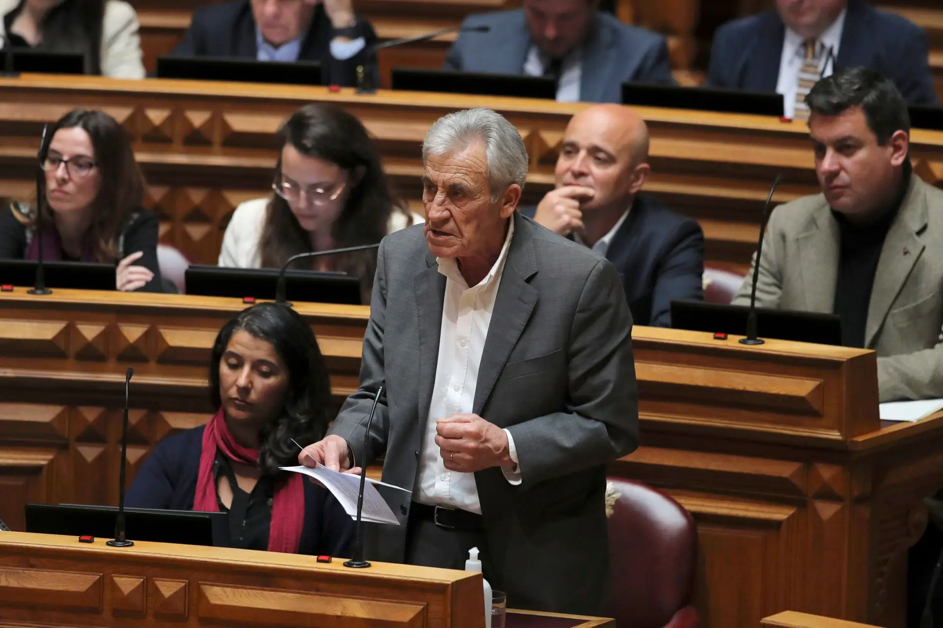 Jerónimo desconfia que caso de ucranianos recebidos por russos em Setúbal tem como objetivo manchar imagem do PCP