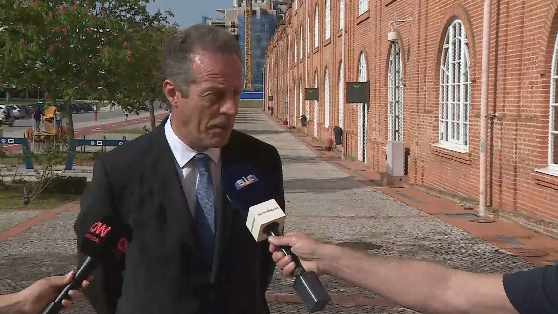 Acolhimento de ucranianos: presidente da Câmara de Aveiro nega apoio à Associação de Apoio ao Imigrante