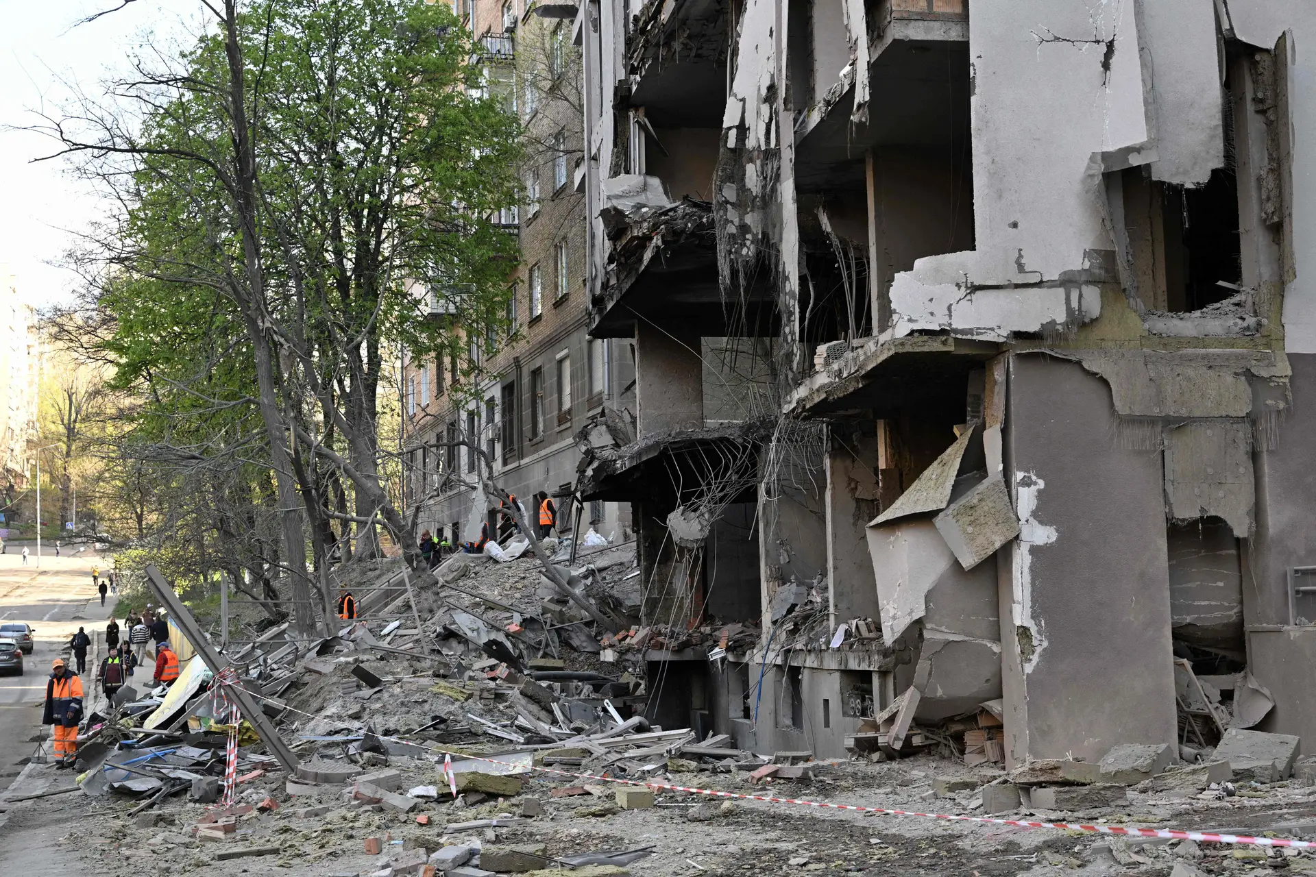 Reportagem SIC: “Ouvimos duas explosões muito fortes que nos pareceram vir do centro de Kiev”