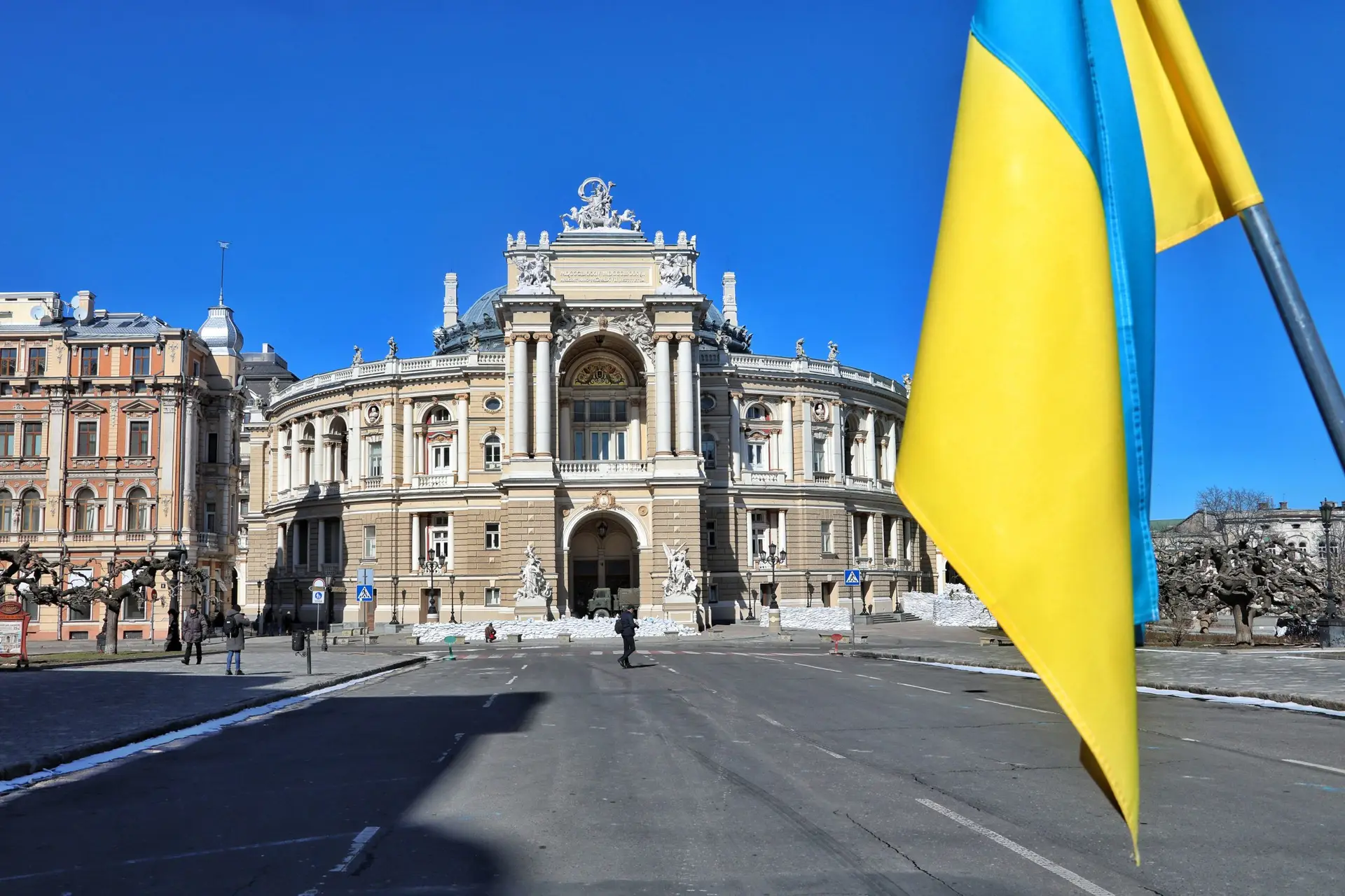 Ucrânia: forças russas voltam a atingir ponte estratégica a oeste de Odessa