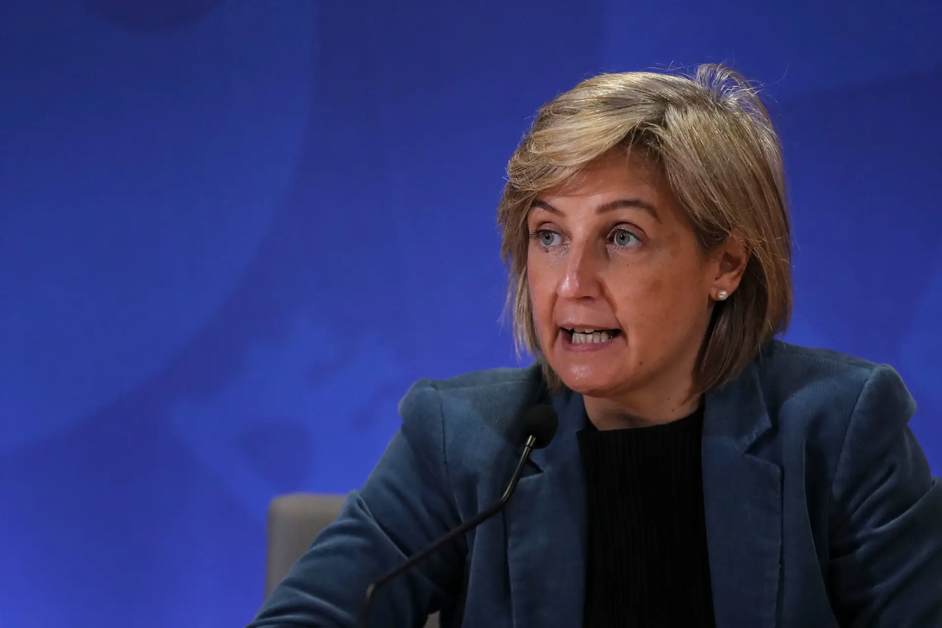 Covid-19: ministra diz que 4.ª dose da vacina vai ser dada a maiores de 80 antes do outono