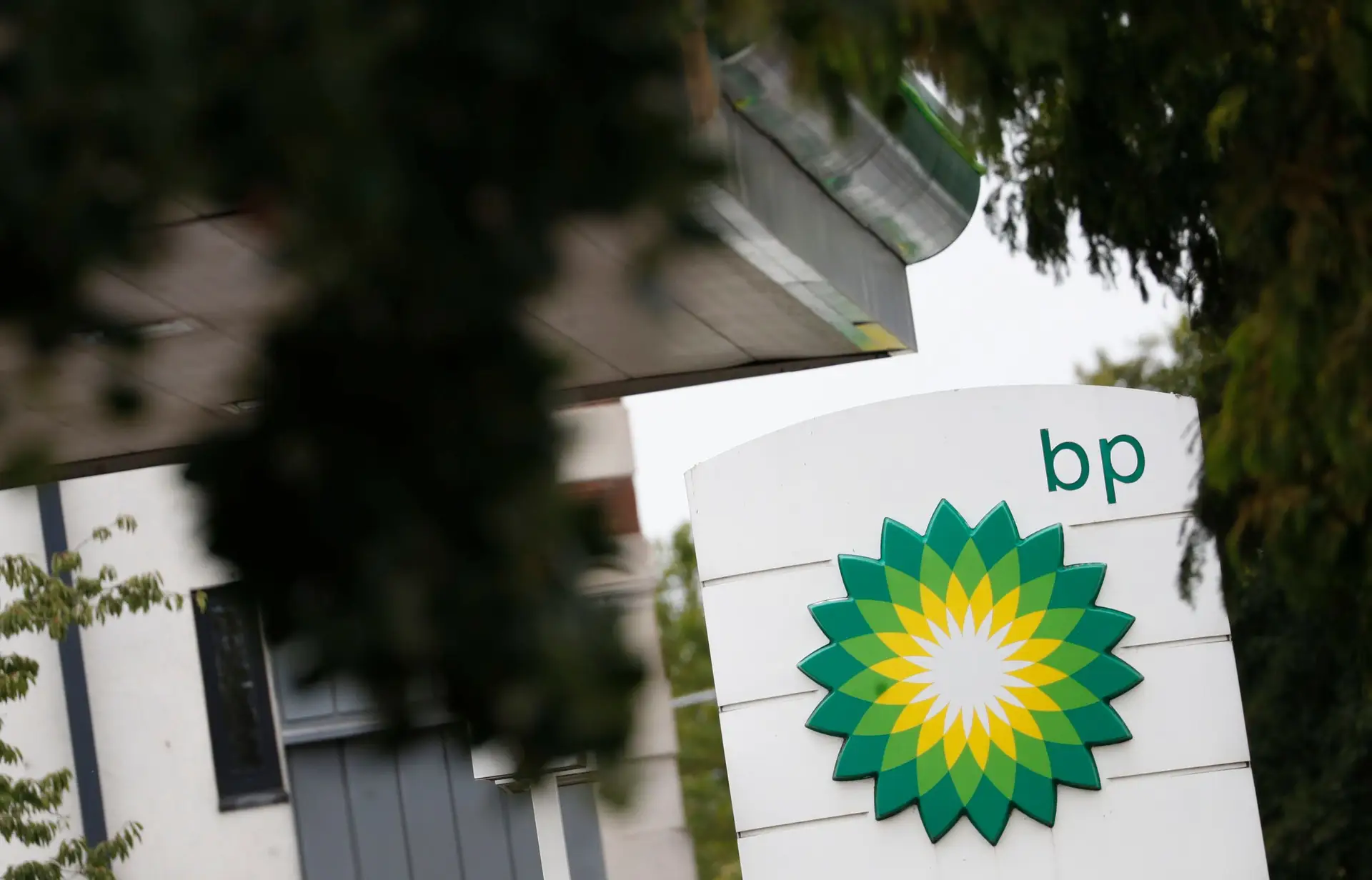 BP perde quase €20 mil milhões no primeiro trimestre com saída da ...