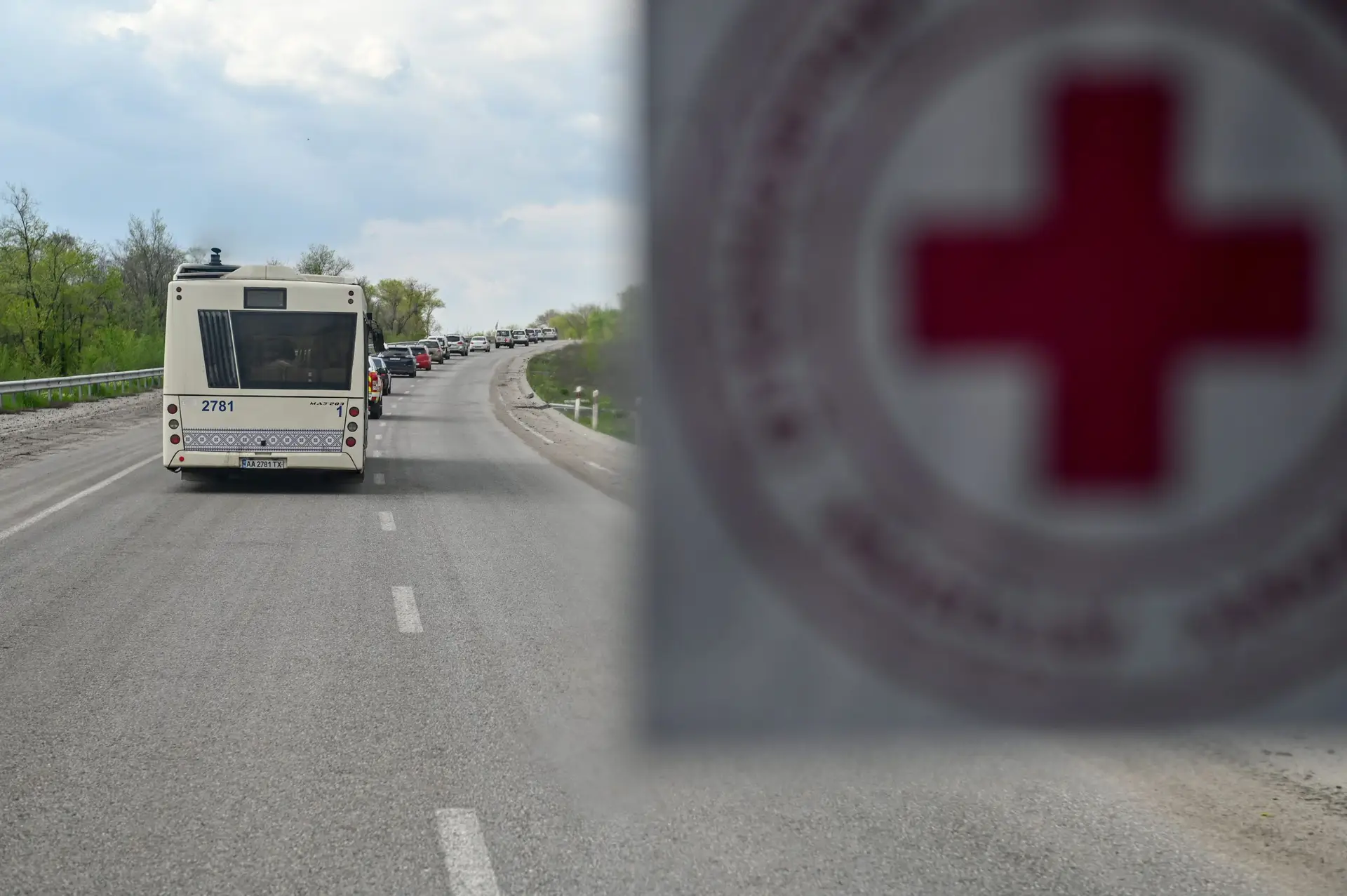 Resgate de Mariupol: “Os soldados não nos detiveram, mas disseram-nos que corríamos perigo de vida se saíssemos”