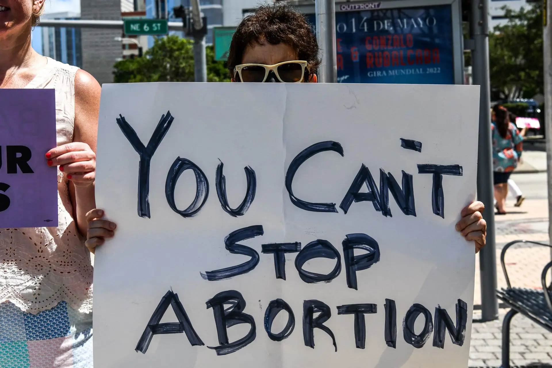 Possível reversão do direito ao aborto nos EUA causa onda de protestos