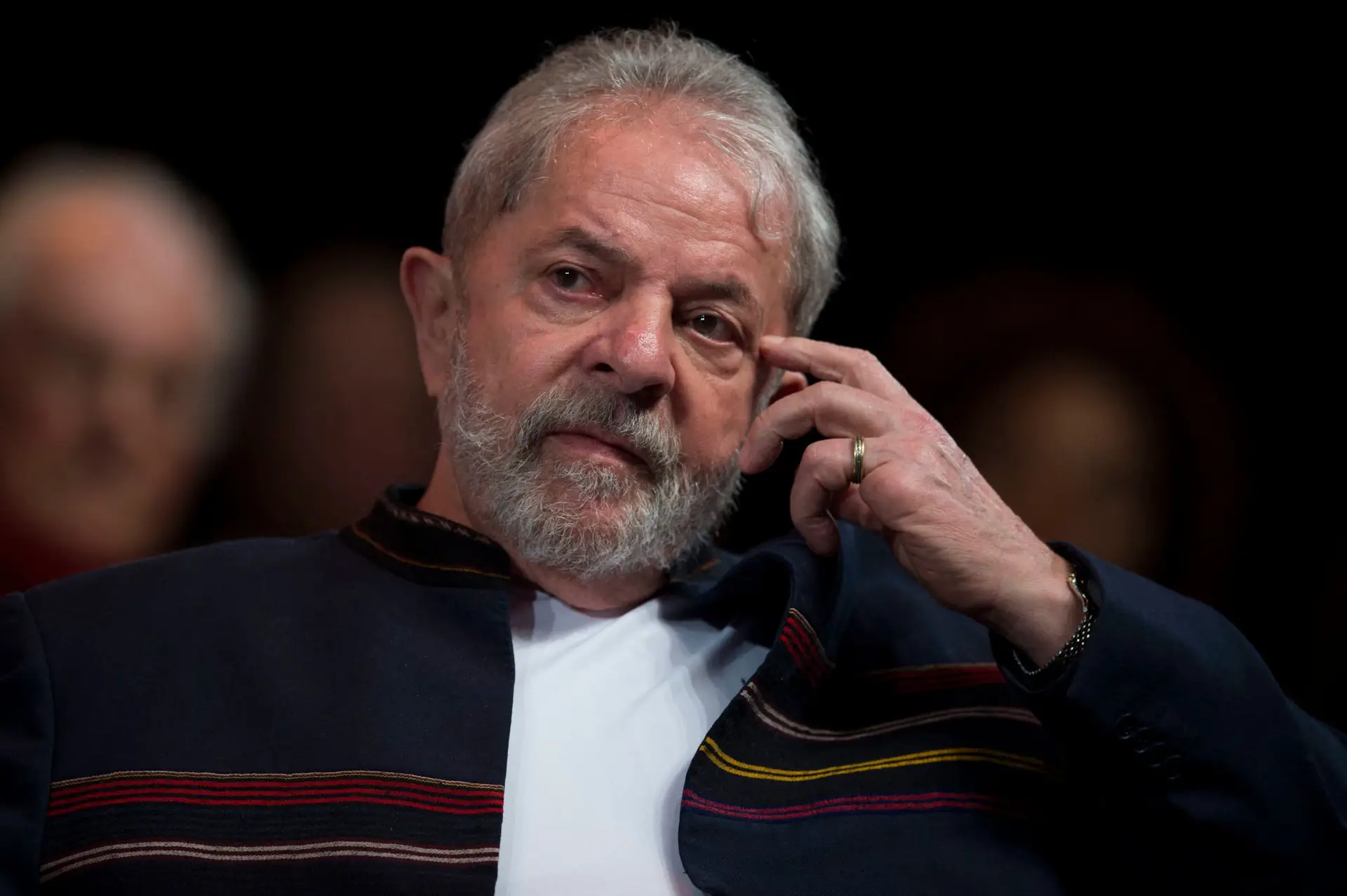 Guerra na Ucrânia: “Zelensky é tão responsável quanto Putin”, defende Lula da Silva