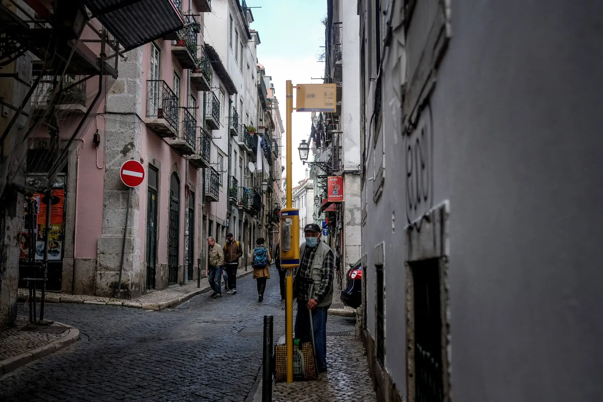 Policiamento nas ruas do Bairro Alto tem como objetivo garantir segurança dos moradores