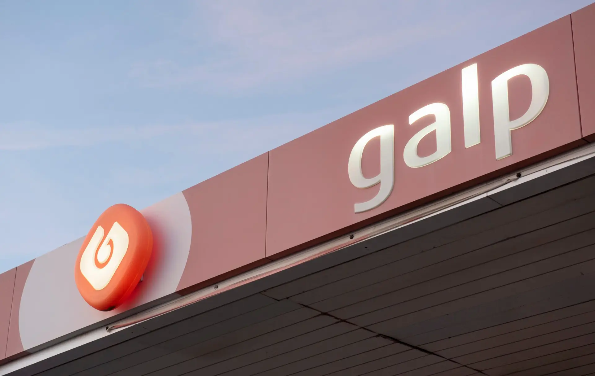 Galp contabiliza 420 milhões de euros de lucros no 1.º semestre