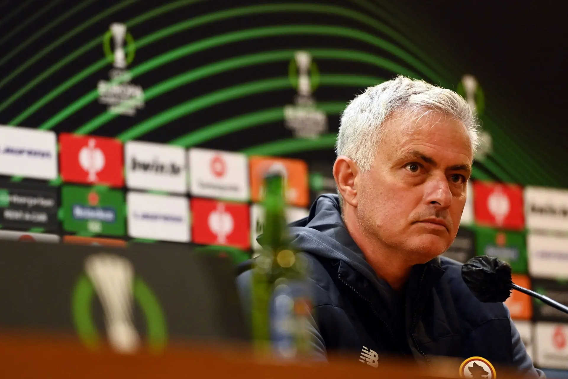 Liga Conferência: Mourinho feliz pelos jogadores, proprietários e adeptos da Roma