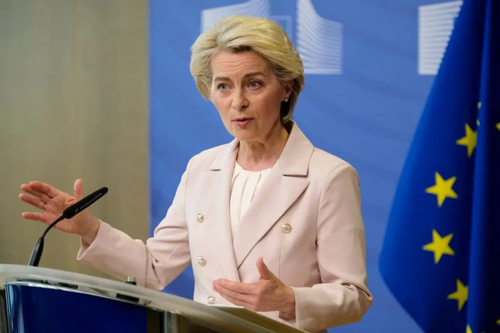 Embargo ao petróleo: UE quer estancar fonte de receita “para que Putin deixe de conseguir financiar guerra”