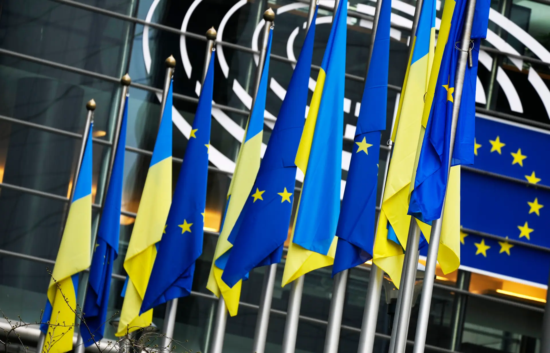 Comissão Europeia quer apresentar em junho parecer sobre adesão da Ucrânia à UE