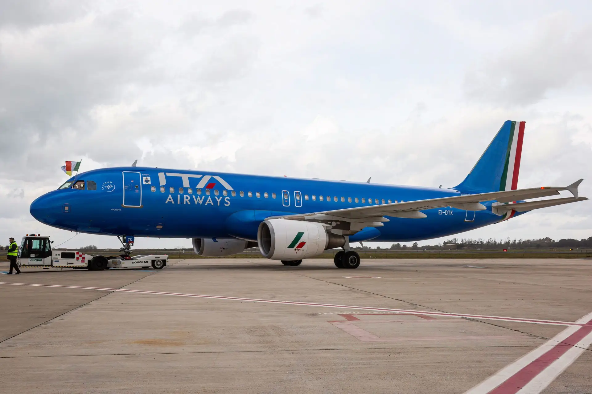 Itália quer privatizar companhia aérea estatal