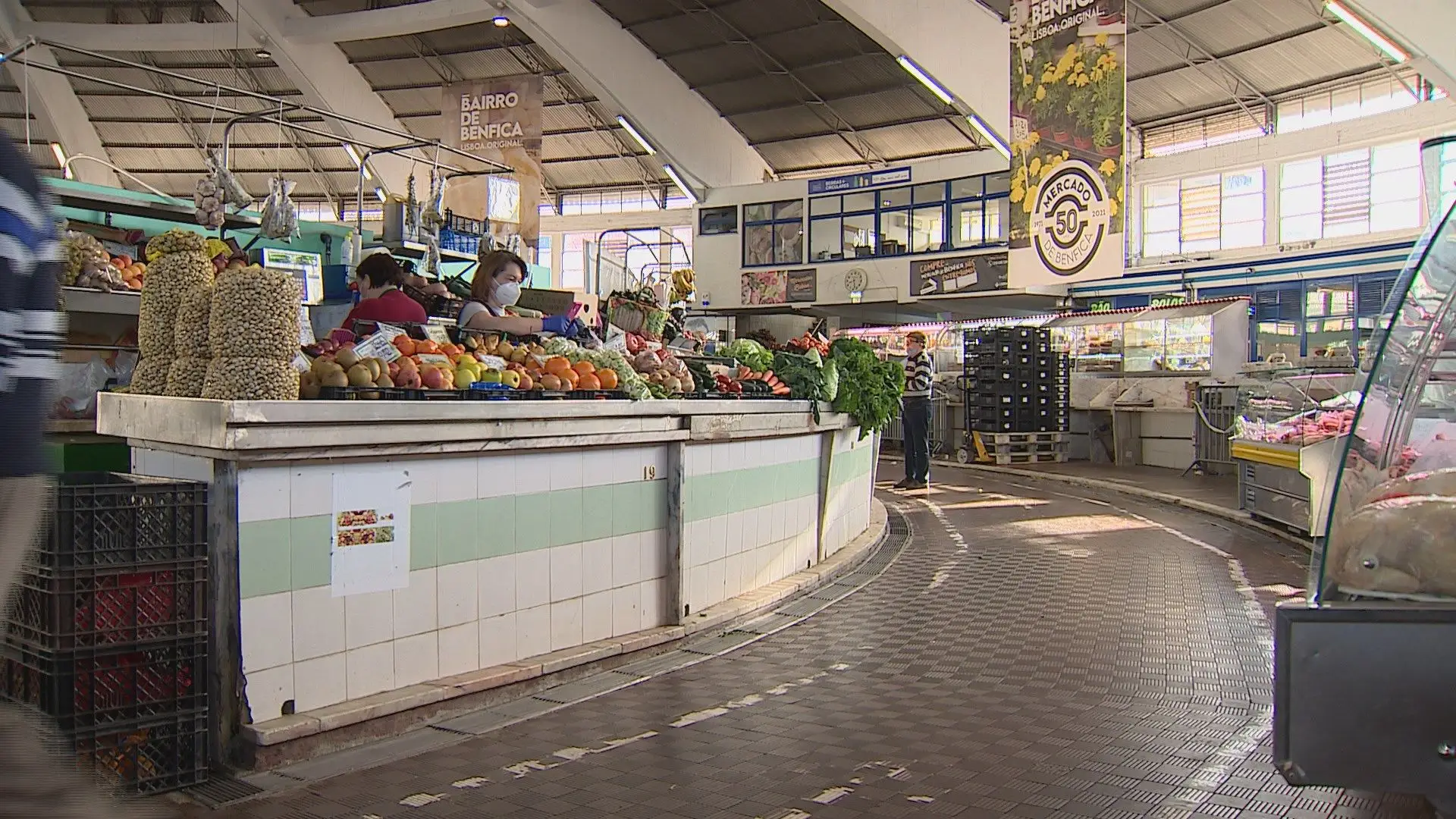 Da carne ao pão: comerciantes do Mercado de Benfica sem memória de preços tão altos como agora