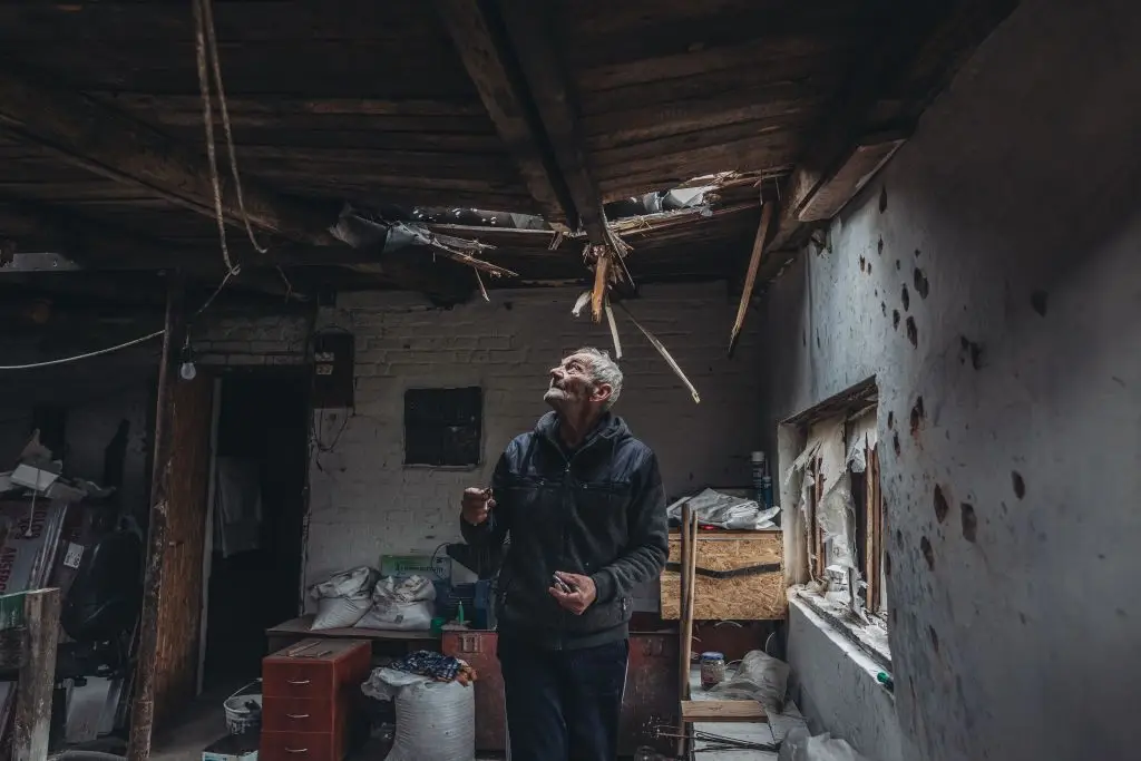 Voluntários juntam-se e limpam Kharkiv: “A cidade está aos poucos a voltar à normalidade”