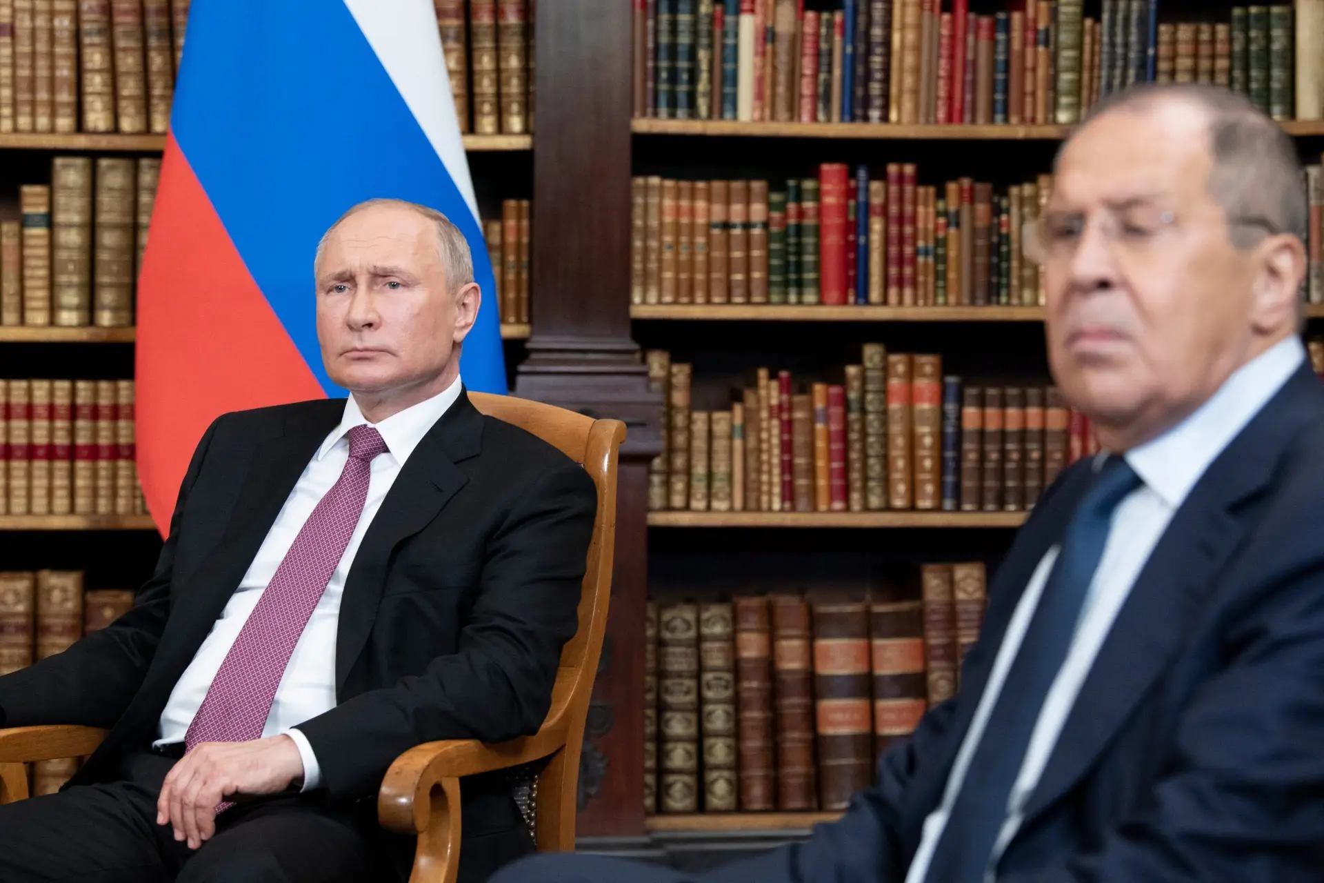 Rússia diz que “será obrigada” a retaliar se Finlândia aderir à NATO