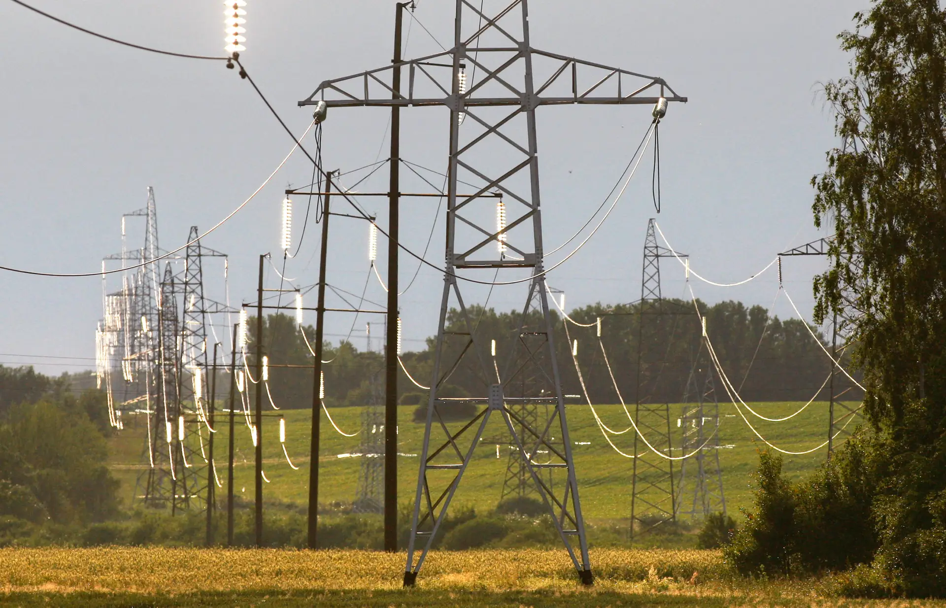 Rússia corta fornecimento de eletricidade à Finlândia a partir de sábado