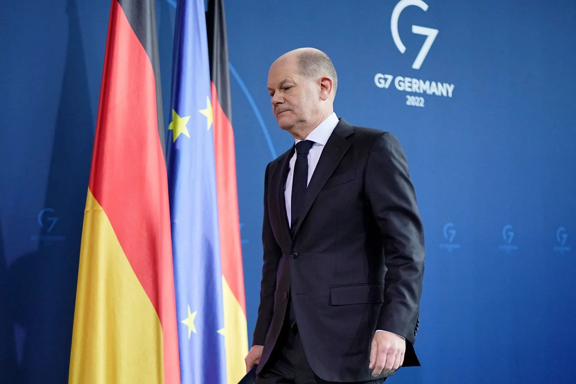 Scholz pede a Putin um “cessar-fogo” e rejeita argumentos sobre nazismo