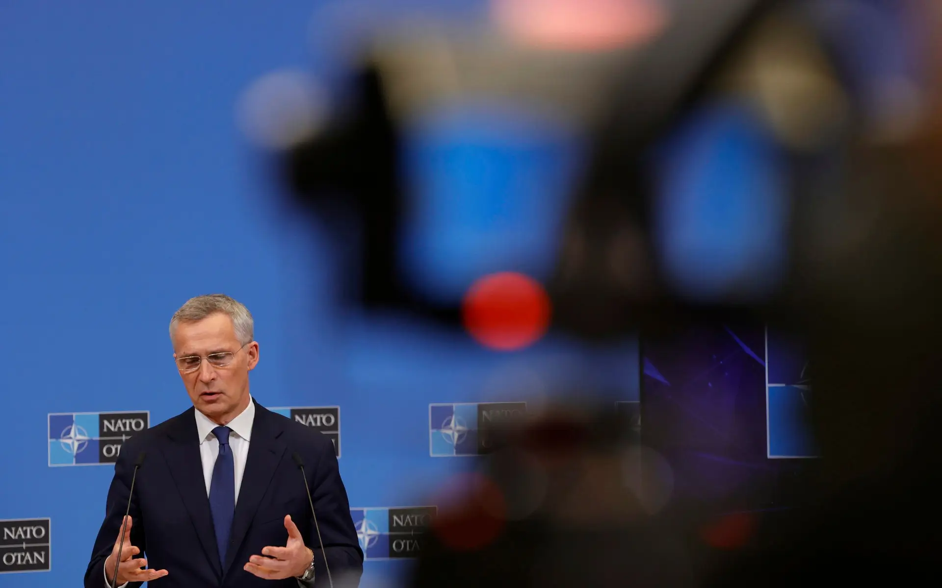 NATO admite reforçar presença na Suécia e na Finlândia antes da adesão