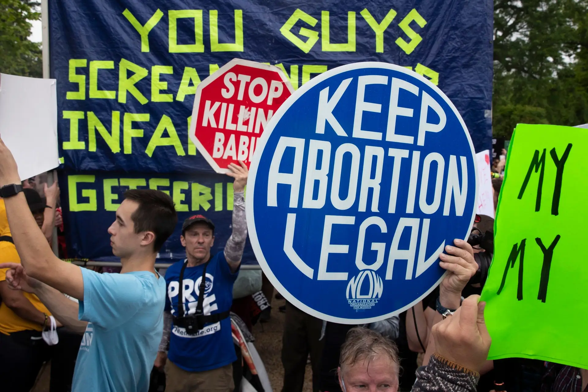 Milhares de pessoas em manifestações nos EUA pelo direito ao aborto