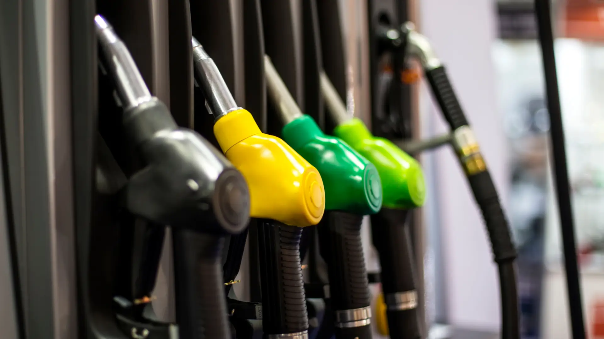 Combustíveis: preço da gasolina subiu 4 cêntimos, já do gasóleo baixou 5,5 cêntimos