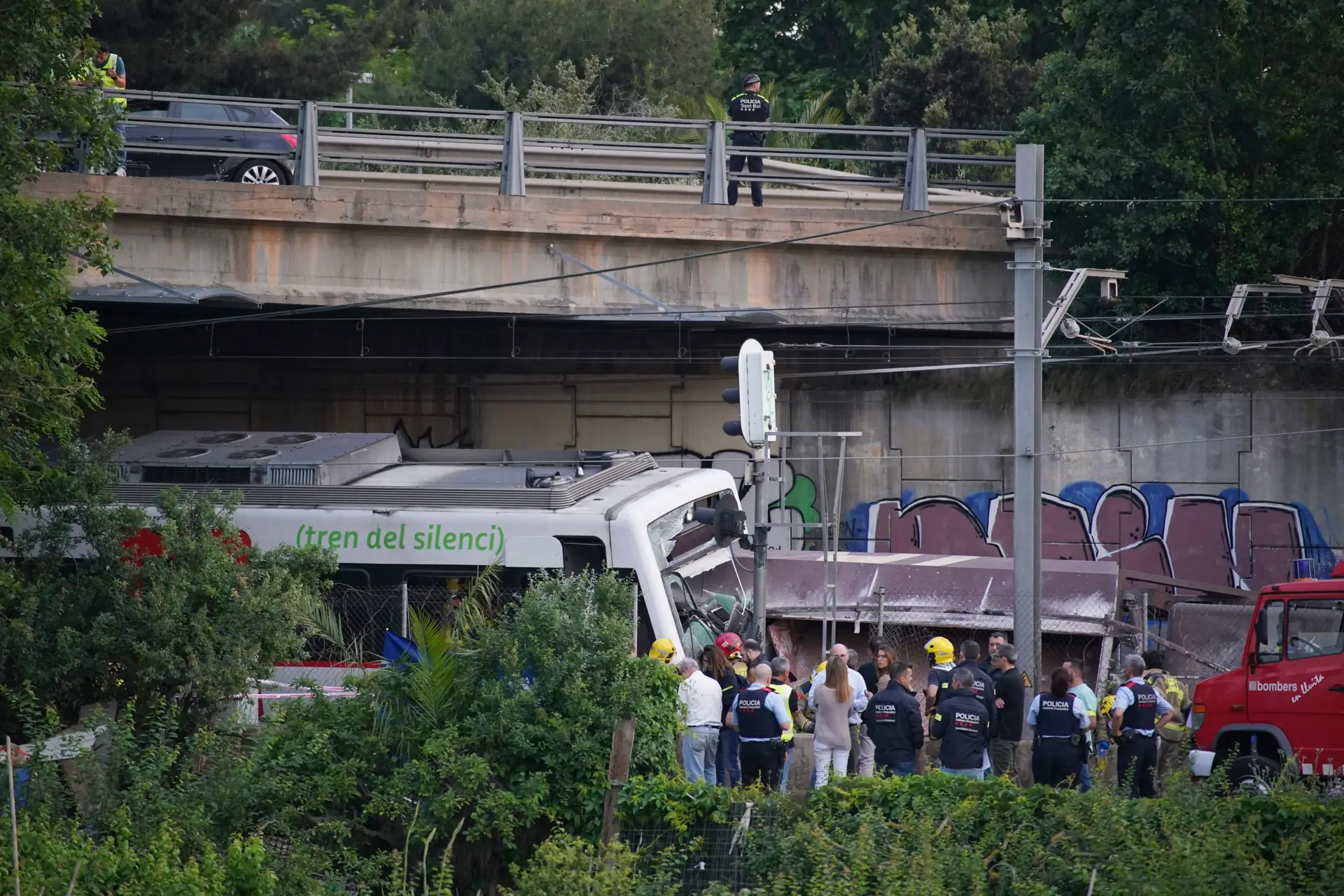 Um morto e 85 feridos em acidente de comboio em Barcelona