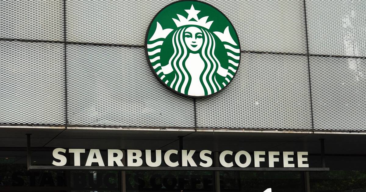 Starbucks condenada a pagar indemnização de 50 milhões de dólares a homem que se queimou com chá