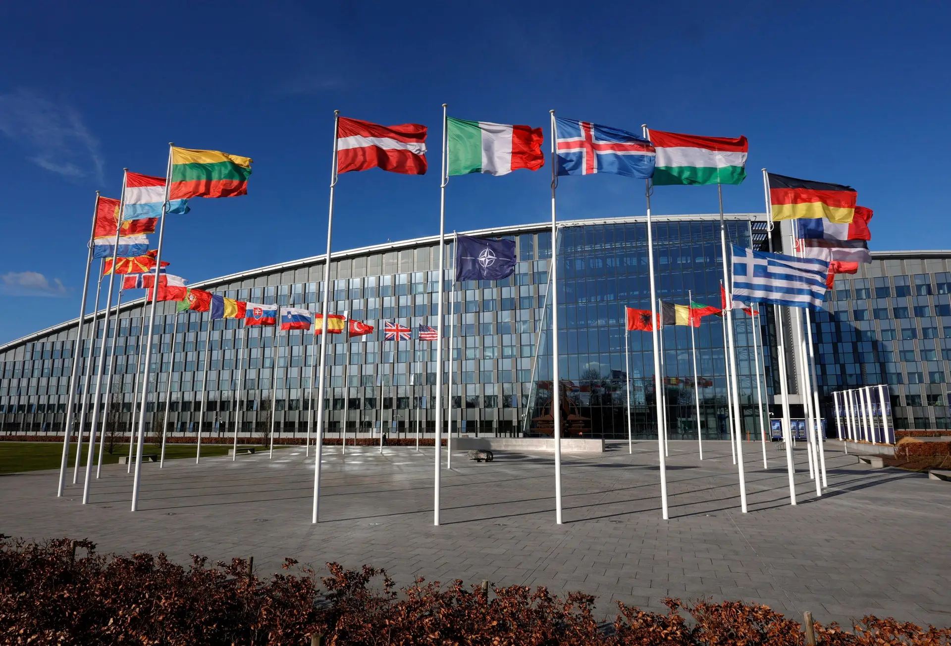Diplomatas falham consenso sobre adesão da Finlândia e Suécia à NATO