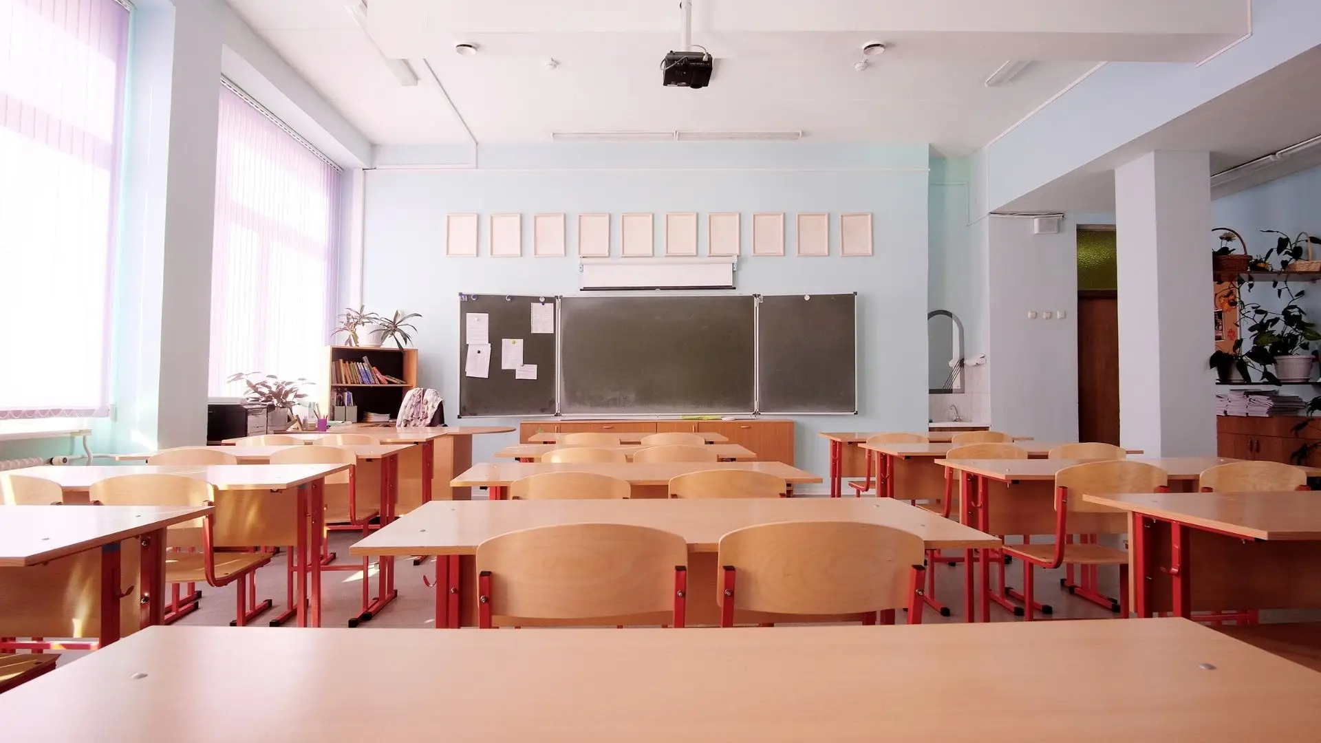 Sete mil alunos continuam com professores em falta