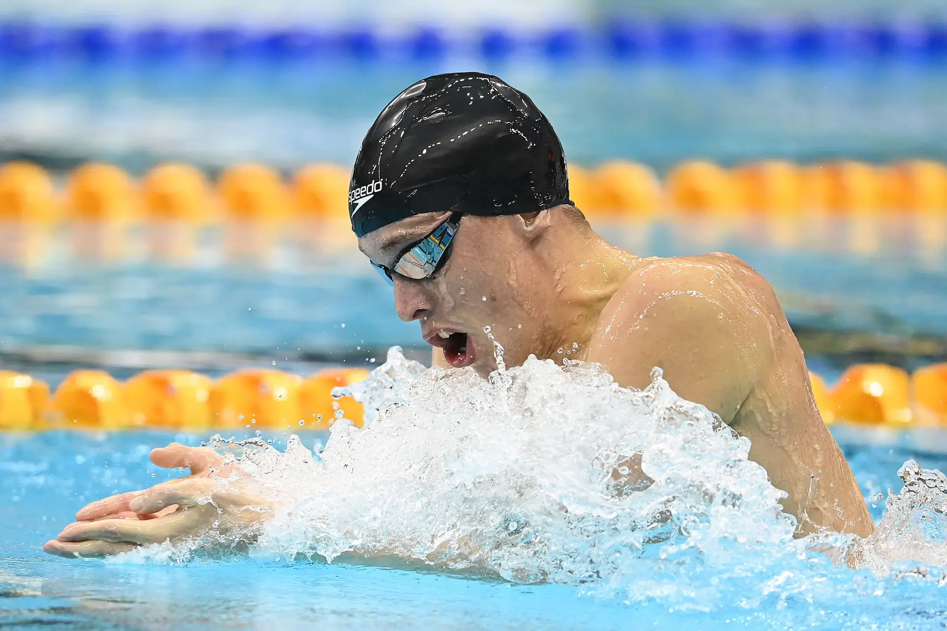 Campeão olímpico Zac Stubblety-Cook bate recorde mundial dos 200 metros bruços