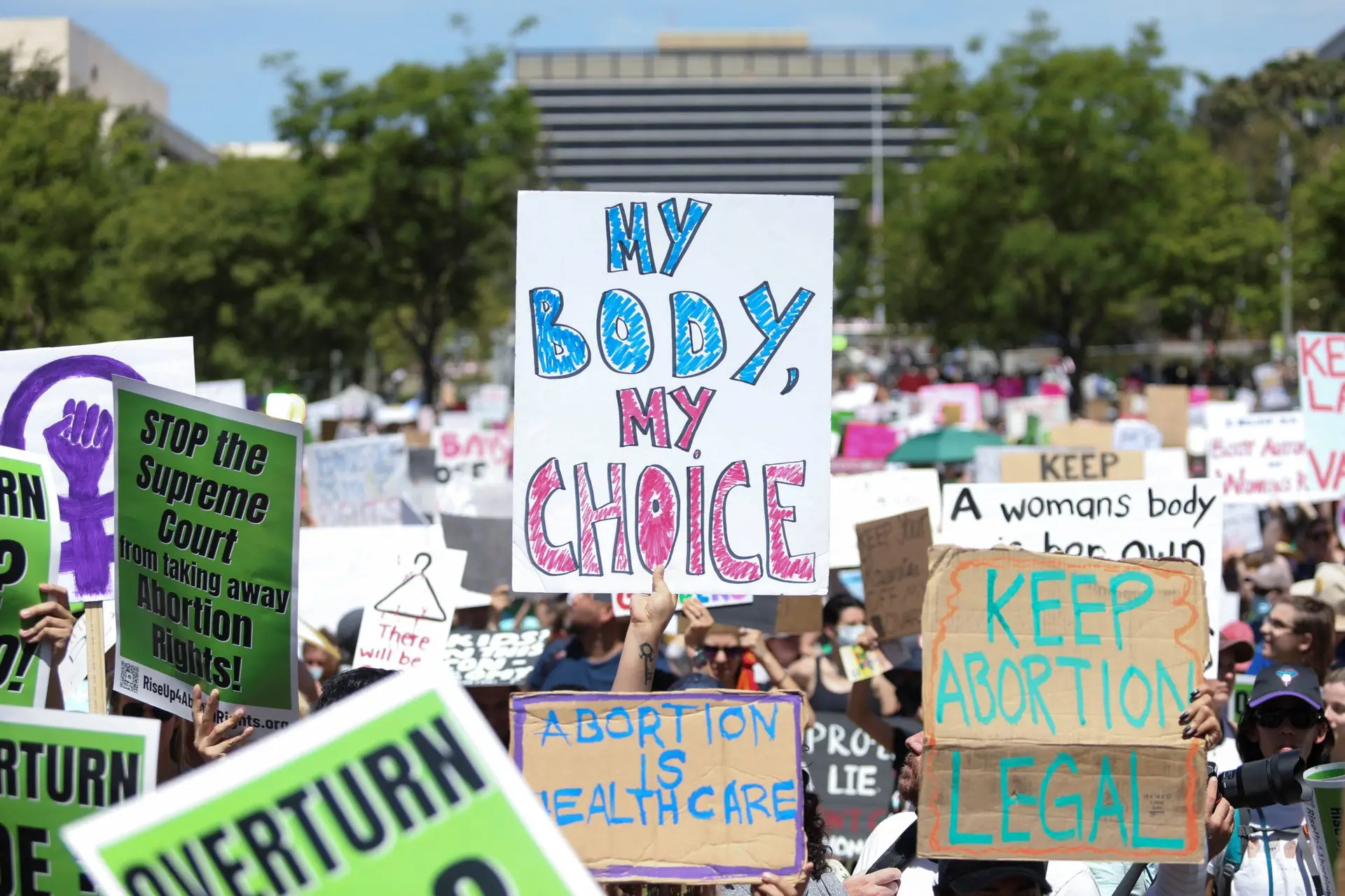 EUA: fuga de informação sobre aborto aumentou a probabilidade de violência extremista