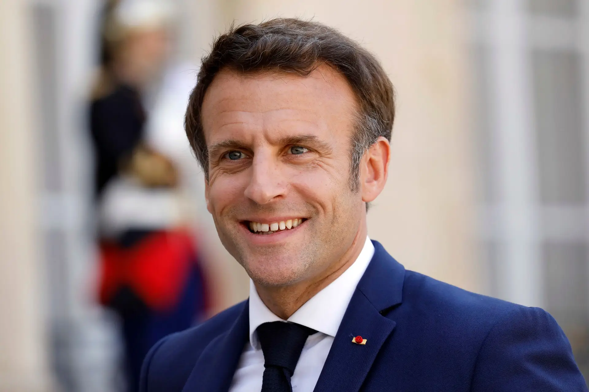 Macron entende que União Europeia deve dar resposta rápida ao pedido de adesão da Moldávia