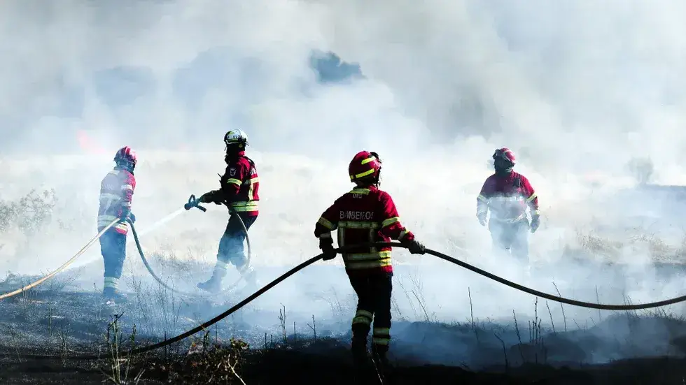 Incêndios Sete Concelhos De Quatro Distritos Em Risco Máximo Sic Notícias 9427