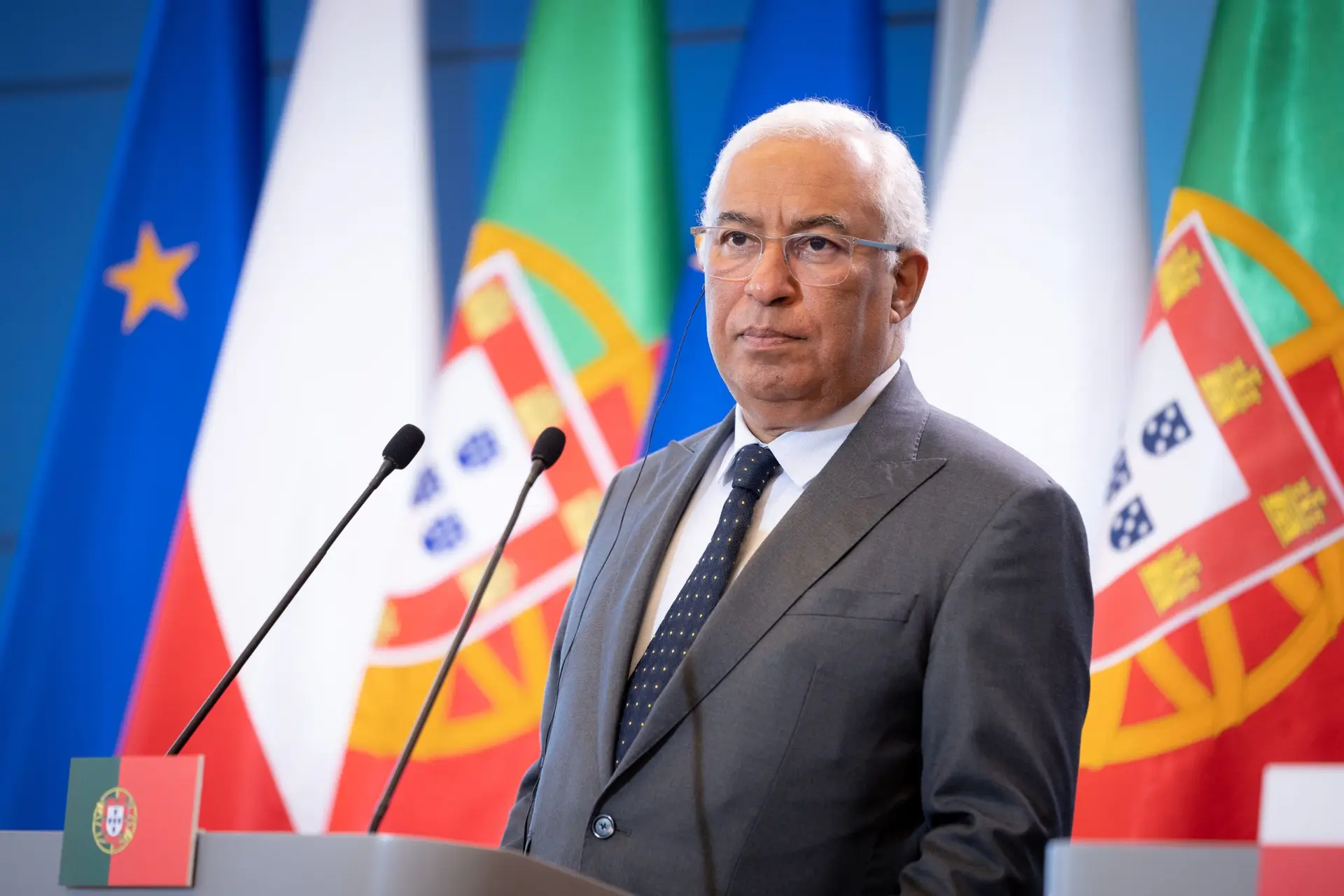 António Costa termina visita a centro de refugiados em Varsóvia e prepara viagem para Kiev