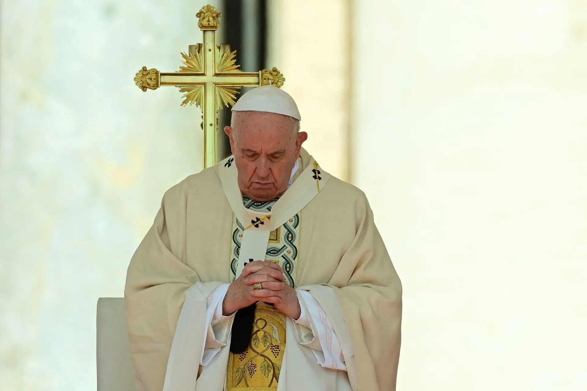Papa Francisco pede paz aos líderes mundiais em vez de raiva