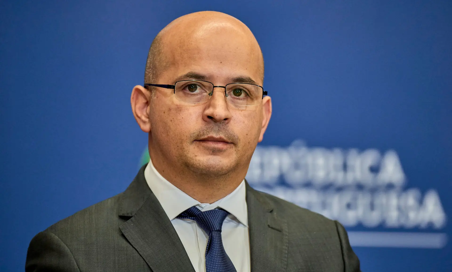 João Leão na corrida para liderar o Mecanismo Europeu de Estabilidade, Holanda retira candidatura