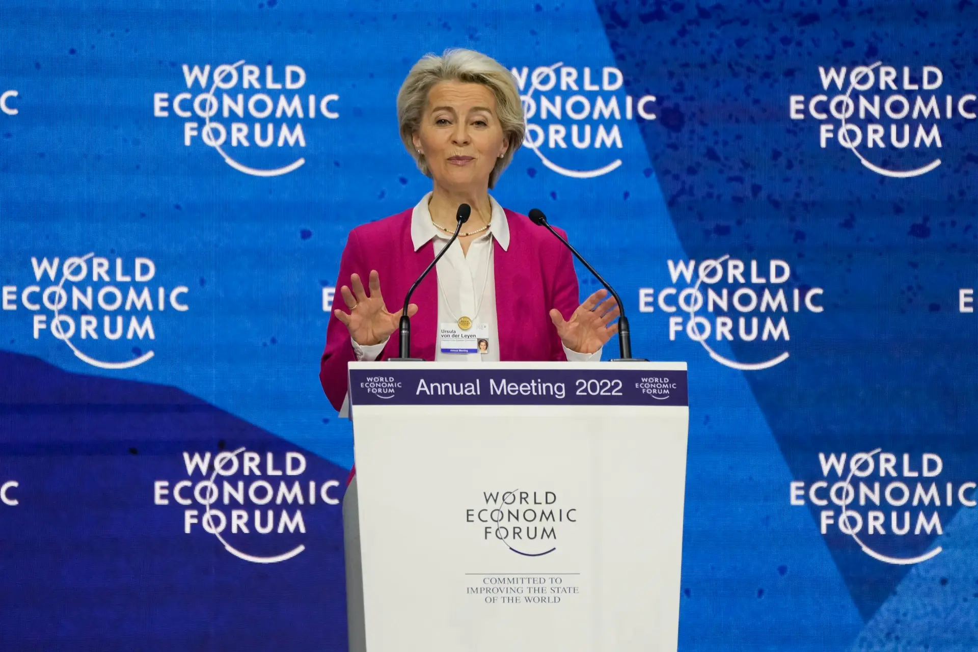 Von der Leyen diz que Kiev deve vencer a guerra e condenar Putin